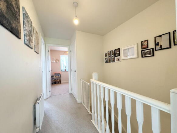 3 bed Semi-Detached for sale Image 9