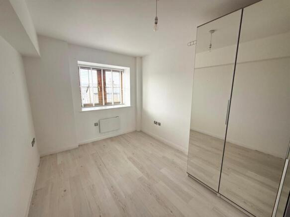2 bed Apartment for sale Image 7