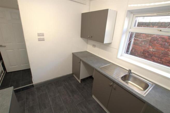 3 bed Terraced to rent Image 7