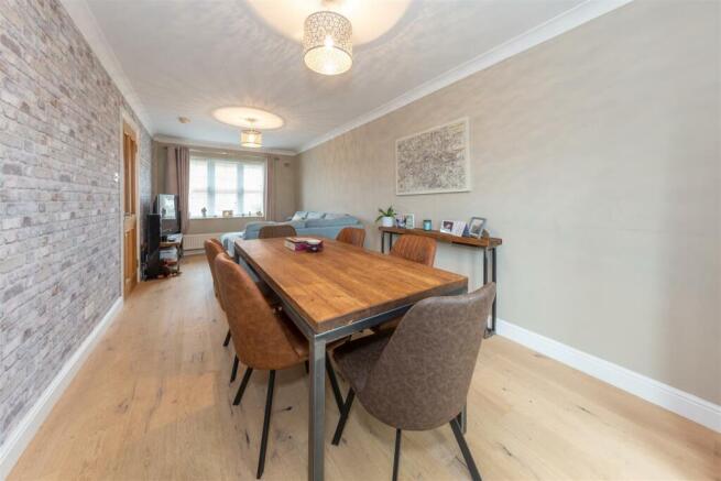 Living/dining room