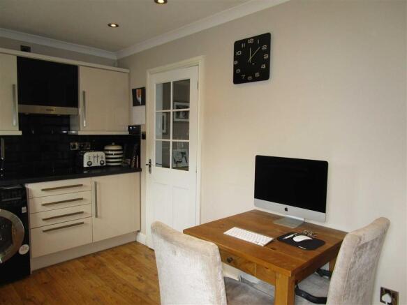 KITCHEN/BREAKFAST ROOM