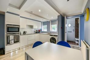 Flat 1, Oliver Court, Main Road, Chichester PO18 8AU