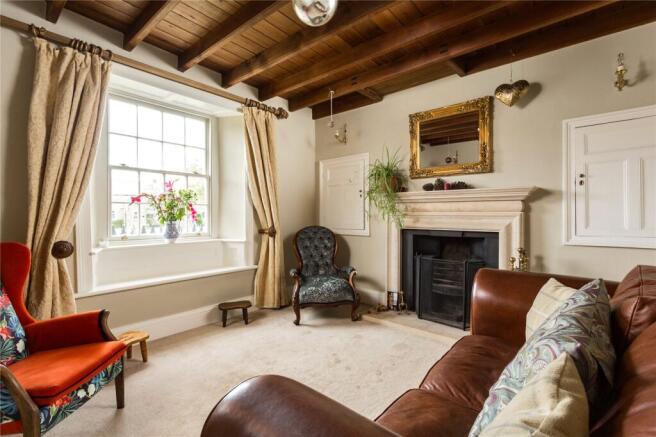 5 bed Detached for sale Image 6