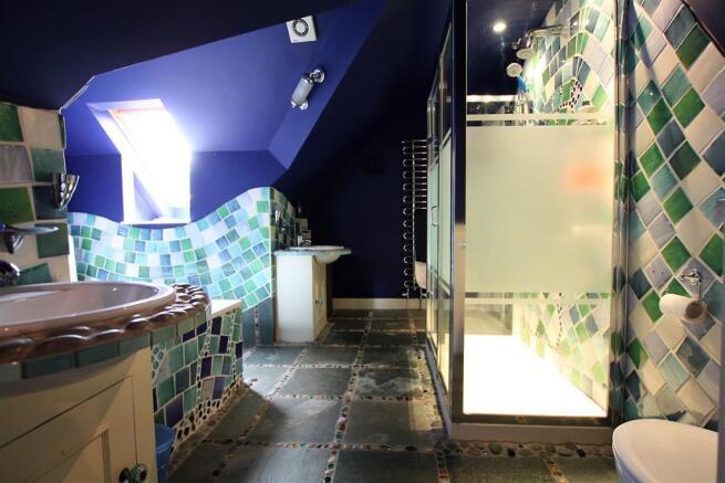 'Jack And Jill' Bathroom