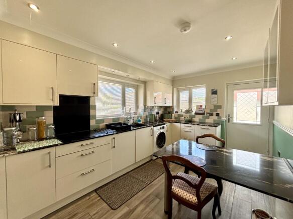 2 bed Detached Bungalow for sale Image 5