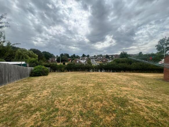 3 bed Detached Bungalow to rent Image 10