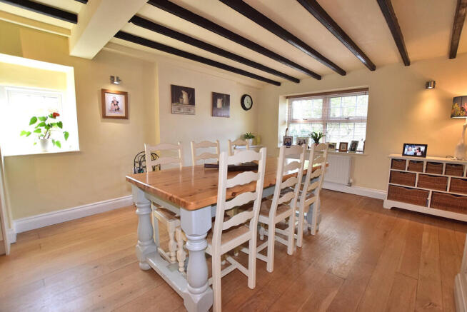 4 bed Detached for sale Image 10