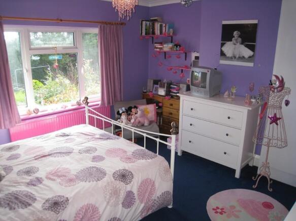 BEDROOM 2
