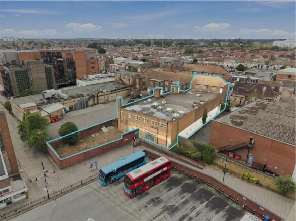Outline with Yard 118 High St Waltham Cross.jpg