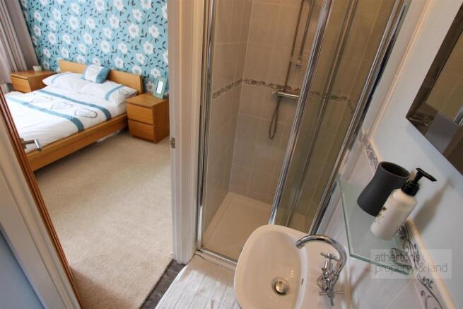 En Suite (2).jpg