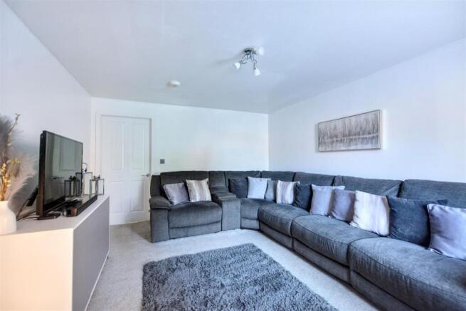 Lounge/Sitting Room