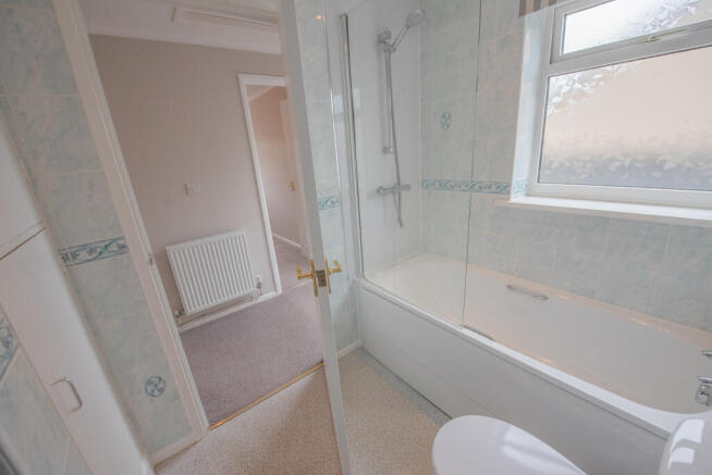 2 bed Bungalow for sale Image 9