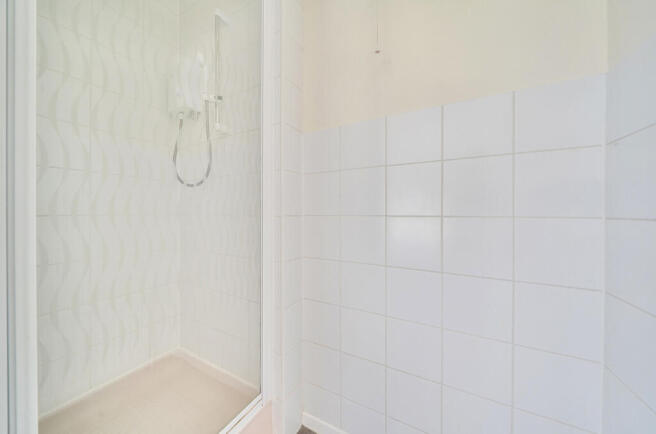 2 bed Flat for sale Image 10