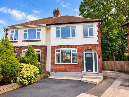 Moorville Drive, Birkenshaw, Bradford, West Yorkshire, BD11
