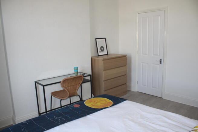 Room 5 at £725pcm