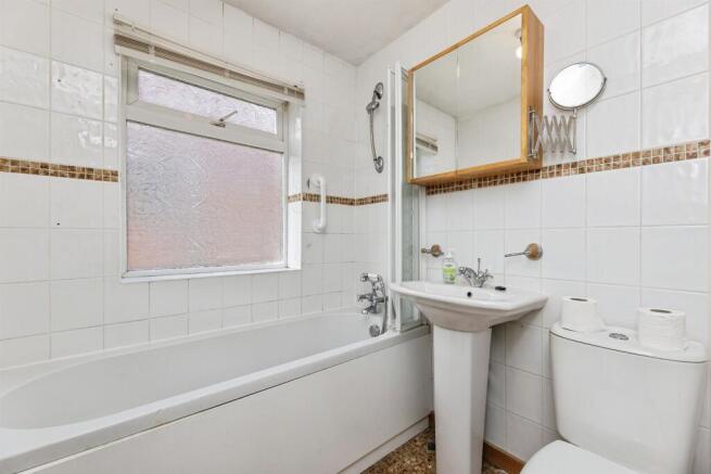 3 bed Semi-Detached for sale Image 12
