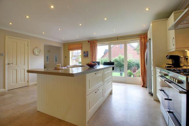 Living Kitchen/Breakfast Room
