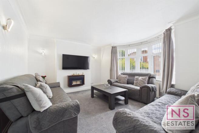 3 bed Semi-Detached for sale Image 4