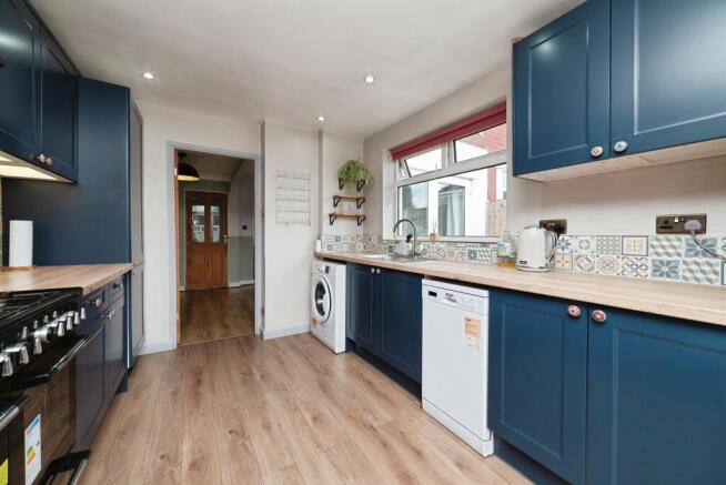 3 bed Terraced for sale Image 5