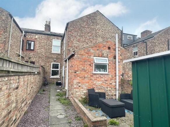 5 bed Terraced for sale Image 7