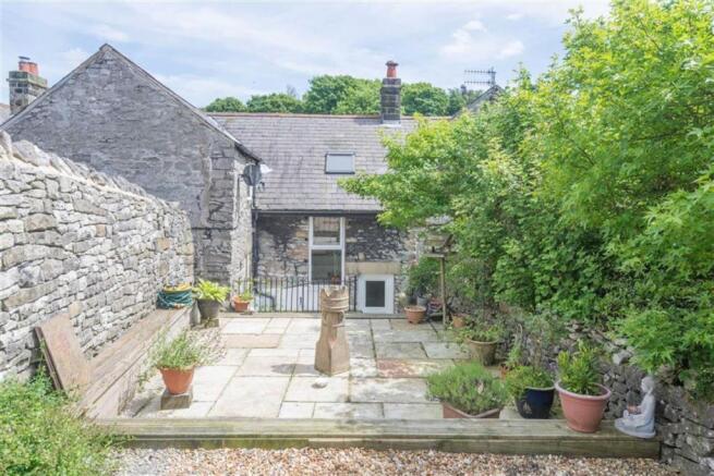 THE ACCOMMODATION CO
