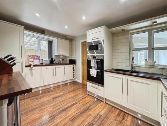 Kitchen/Breakfast Room