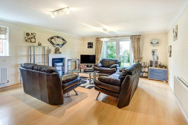 LOUNGE photo2