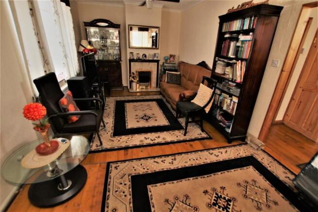 Lounge/Dining Room