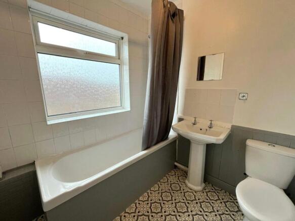 3 bed Semi-Detached for sale Image 7