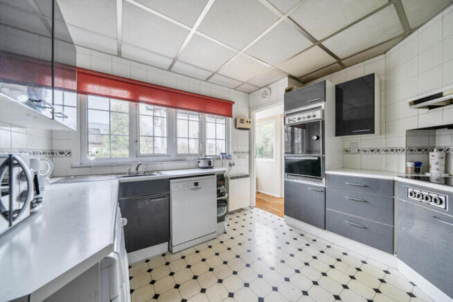 1398062-15-697392...