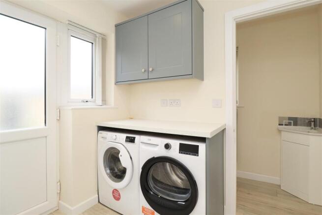 4 bed Semi-Detached for sale Image 10
