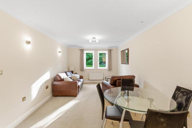 2 bed Apartment for sale Image 11