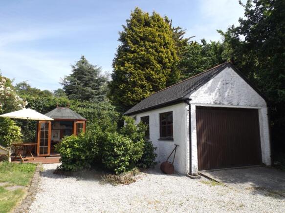 Detached Garage