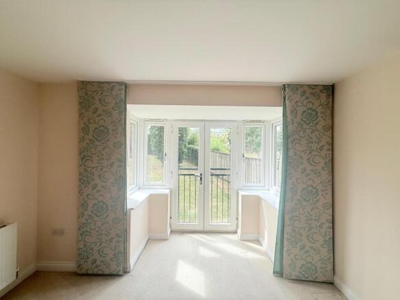 2 bed Flat to rent Image 11
