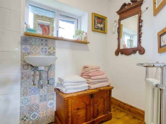ensuite to bedroom two