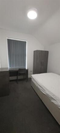 4 bed House Share to rent Image 9