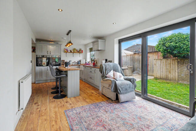 4 bed Detached for sale Image 5