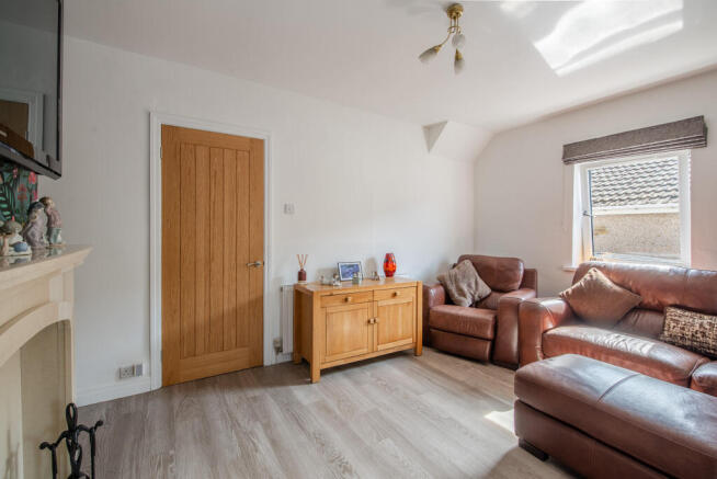 3 bed Semi-Detached for sale Image 6