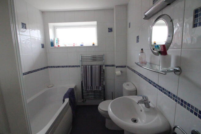 Family Bathroom.