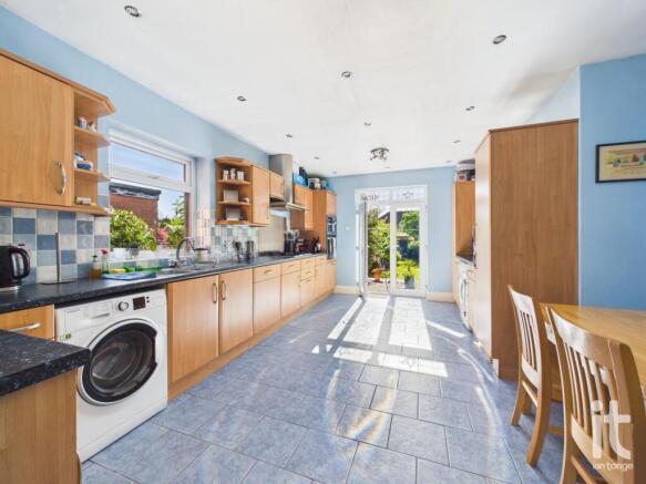 Woodland Avenue, Hazel Grove, Stockport, SK7 photo 4
