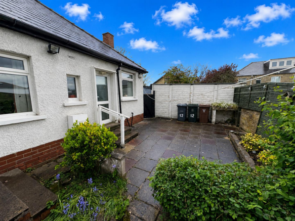 2 bed Semi-Detached Bungalow for sale Image 4