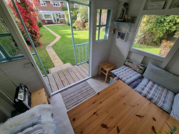 SUMMER HOUSE