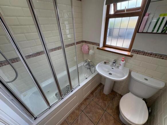4 bed Semi-Detached for sale Image 11