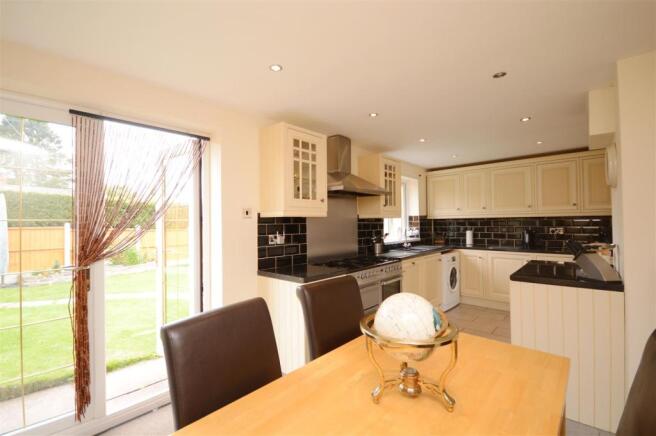 Dining Kitchen Crossways.JPG