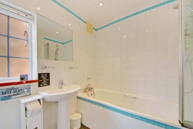 Family Bathroom.jpg