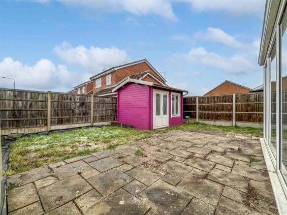 Low-Maintenance Garden 897