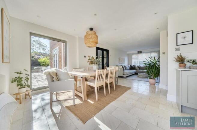 Stunning Open Plan Living Kitchen