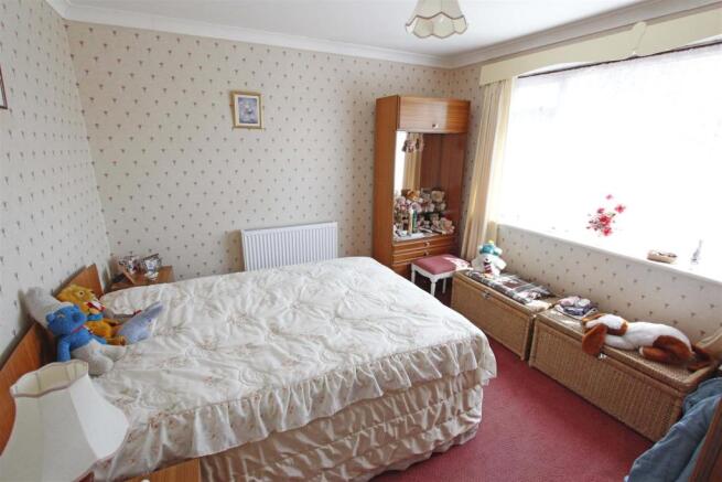 bed1.jpg