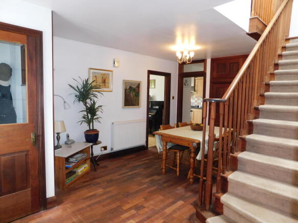 Hallway/Dining Ro...