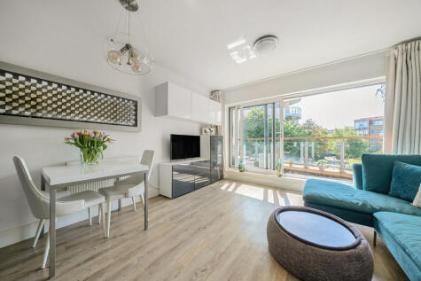 Carlisle Court, Blagrove Road, Teddington, TW11